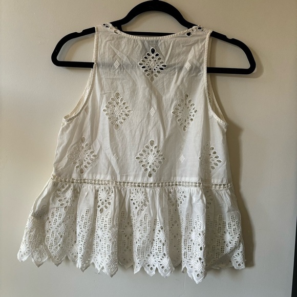 SEA NY White Eyelet Crochet V Neck Wrap Style Tank Top Peplum Sleeveless Sz 4 - Picture 4 of 4